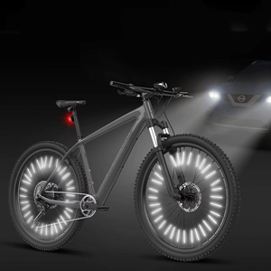 Lot de 12 éclisses de roue étanches à 360°, visibilité optimale, montage facile, couleurs et logo personnalisables - Product Image 4