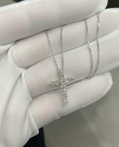 Collana con Croce in Diamante Sintetico in Catene d'Oro Giallo/Bianco/Rosa 18K Stile Minimalista - Product Image 2