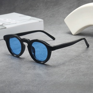 Occhiali da Sole Retrò con Montatura Completa Piccola in PC di Alta Qualità, Protezione UV400, Neri, Nuova Tendenza alla Moda Transfrontaliera per Uomini e Donne - Product Image 3