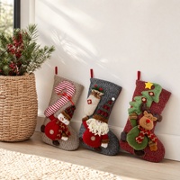 Chaussette de Noël en polyester pelucheux avec motifs Père Noël, Vieil Homme, Élan et Bonhomme de neige, pour cadeaux, décorations de bonbons et pendentif décoratif