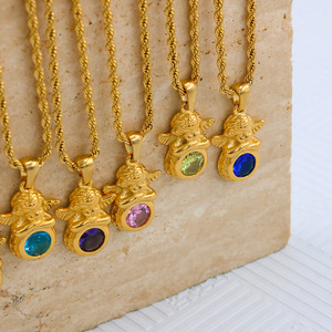 Collana con Ciondolo Angelo e Pietra Portafortuna in Acciaio Inossidabile Placcato Oro 18K Stile INS Sming 2026 per Donne - Product Image 2