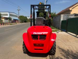 YangFT 3,5 Toneladas CPCD35 Carretilla elevadora diésel Carretilla elevadora todoterreno Precio de fábrica 4x4 Wheel Drive - Product Image 4