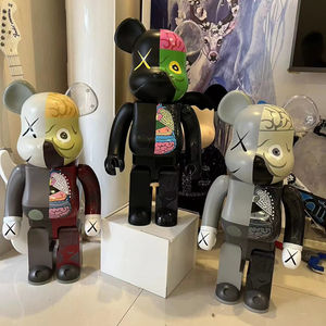 KAWS Oso Bearbrick Descompuesto 1000% Bloques de Construcción Adornos Decorativos Artesanías de Plástico para Colección Estilo Figura de Moda - Product Image 1