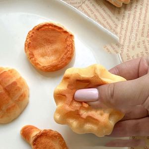 NOUVEAU Jouet Squishy Viral TikTok Série Mini Pâtisserie - Super Rebondissant Anti-Stress Cadeau pour Enfants et Adultes Jouet de Bureau Thérapeutique ASMR - Product Image 3