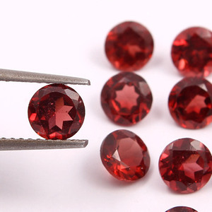 Venta al por Mayor de Piedras de Granate Rojo Naturales de 15x15 MM, Corte Radiante, Alta Calidad, Colección del Fabricante, Gemas Sueltas - Product Image 5