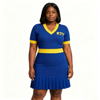 Robe pull universitaire grande taille, col en V, manches courtes, jacquard chevron, broderie chenille, bordure contrastante, robe mini plissée en tricot
