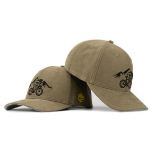 Gorra de Béisbol TCAP Personalizada en China, Modelo Premier de Gamuza Verde con Logotipo Bordado - Product Image 1