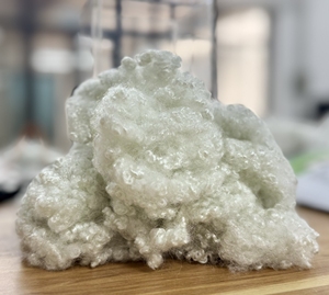 Fibra de Poliéster HCS Reciclada de Alta Densidad para Edredones y Materiales de Aislamiento Térmico 15D 51mm Precio de Fábrica desde Vietnam - Product Image 2