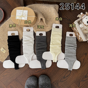 Chaussettes de veau sans <span class=keywords><strong>pied</strong></span> pour femmes de style ballet amincissant gris tricoté longueur d'équipage belles jambes caractère rayé pour le printemps hiver - Product Image 2