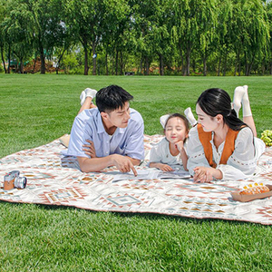 เสื่อปิกนิกพับเก็บได้กันน้ำขนาดใหญ่เสื่อตั้งแคมป์ผ้าห่มปิกนิกแบบพกพาสำหรับการเดินทางปีนเขา - Product Image 2