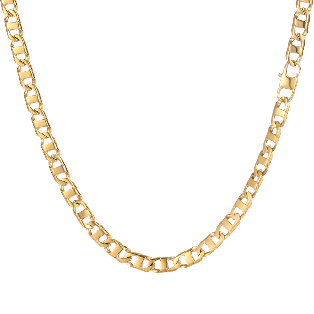 Le collier en or mesure environ 58 cm de long.