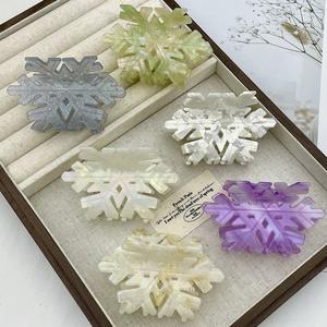 Luxe 8Cm Acetaat Haarklauw Haarclips Voor Vrouwen Prachtige Sneeuwvlok Vorm Creatieve Feeststijl - Product Image 2
