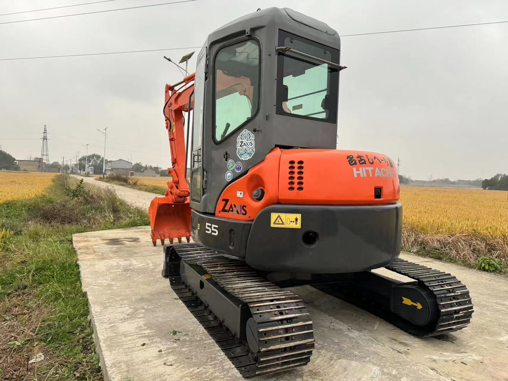 Akky-hirrowさん専用 Hitachi Zaxis 55UR Excavators - Reliable Secondhand Diggers