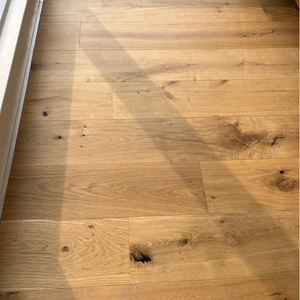 Meilleur prix : Parquet contrecollé en chêne blanc et noyer noir de 15 mm, brossé, <span class=keywords><strong>à</strong></span> clipser, longues planches pour salon et villa - Product Image 3
