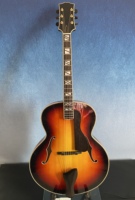 Guitare acoustique artisanale en érable massif avec touche en ébène, instrument de jazz, fabrication sur mesure par luthier, prêt à être expédié