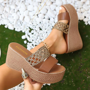 Sandales d'été à <span class=keywords><strong>plateforme</strong></span> compensée léopard pour femmes grande taille pantoufles épaisses creuses <span class=keywords><strong>petite</strong></span> taille du commerce extérieur pour les vêtements de plein air - Product Image 6