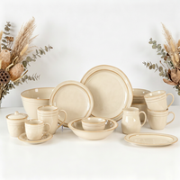Service de table en céramique beige crème vintage EKA, résistant aux rayures, écologique, assiettes, bols, plateaux et ustensiles de service rustiques