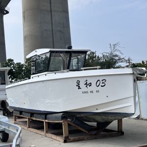 Yate de cabina de fibra de vidrio de lujo de 28 pies para viajes cortos, motor fuera de borda con baño y refrigerador para pesca y deportes - Product Image 1