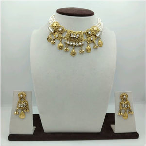 Juego de Collar de Perlas Chapado en Plata Tradicional con Acabado en Oro y Plata Antiguos y Pendientes a Juego con Trabajo Kundan - Product Image 1