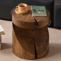 Table basse moderne en bois massif avec base décorative