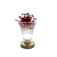 Lampe de table européenne de luxe légère, avec abat-jour en tissu et accents en cristal, idéale pour un cadeau de mariage.