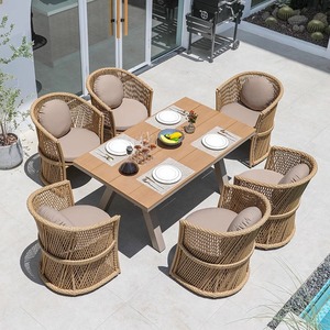 Table à manger d'extérieur en bois, <span class=keywords><strong>terrasse</strong></span> en plein air, chaise en rotin tressé, villa, mobilier d'extérieur en rotin, cour, jardin, ensemble de salle à manger - Product Image 1
