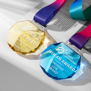 Trofeo de Cristal Personalizado Dianzan con Grabado para Premios de Logro 2026 Azul Amarillo Morado - Product Image 1