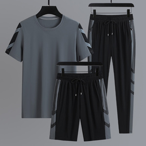 Ensemble de vêtements de sport de bonne qualité en trois pièces comprenant un t-shirt à manches courtes et un short, logo personnalisé, ensemble de trois pièces - Product Image 3