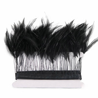 Plumes de coq teintées pour la décoration de chapeaux de carnaval et la confection de mouches, accessoires vestimentaires