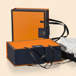 고급 종이 접이식 마그네틱 선물 상자 의류 의류 의류 티셔츠 의류 포장 상자 - Product Image 1