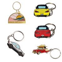 Porte-clés esthétique minimaliste en forme de pistolet miniature, porte-clés en métal haut de gamme pour les fans de armes à feu, souvenir de la fête des pères, ornement de sac à dos