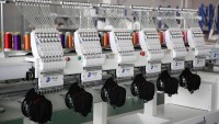 Machine à broder industrielle FUJA à 6 têtes, 1200 tr/min, système informatisé haute vitesse pour casquettes, t-shirts et tissus plats