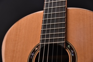 <span class=keywords><strong>Chitarra</strong></span> <span class=keywords><strong>Classica</strong></span> Hanflag CR-C10 di Eccellente Qualità, Fatta a Mano, con Top in Abete Engelmann Massiccio, Manico in Mogano, <span class=keywords><strong>Corde</strong></span> in <span class=keywords><strong>Nylon</strong></span> - Product Image 4