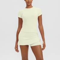 Ensemble de sport pour femmes à manches courtes, haut à col rond, jupe froncée avec cordon de serrage, short intégré, tenue de tennis et de yoga douce et extensible, 14 couleurs