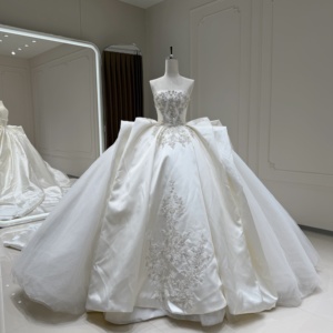 Robe de mariée de luxe ivoire Xx108, ornée de cristaux, coupe architecturale, traîne en satin et tulle, pour cérémonie nuptiale formelle Jancember - Product Image 1