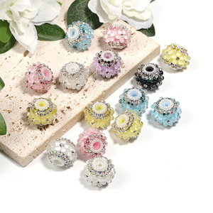 Vente en gros de perles à boule de diamant en forme de fleur à cinq pétales pour l'industrie lourde Accessoires de bijouterie - Product Image 3