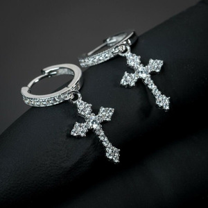 Orecchini Pendenti Unisex per Donne e Uomini, Accessorio per Orecchie Semplice da Indossare Quotidianamente, Gioiello di Moda - Product Image 1