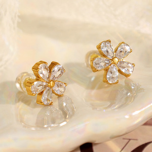 ต่างหูรูปดอกไม้ ประดับเพชรเซอร์โคเนียมสีขาว ตัวเรือนทอง ดีไซน์แบบหนีบ เหมาะสำหรับใส่ทุกวัน ต่างหูคริสตัลสำหรับผู้หญิง - Product Image 1