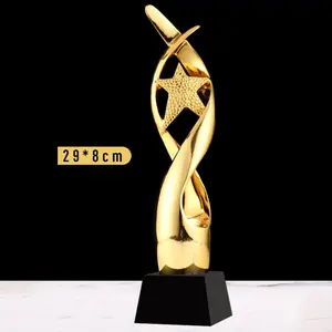 Toptan sublime özel kazınmış reçine Trophy özelleştirilmiş kupa yaratıcı kupa