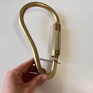 Dispositifs de <span class=keywords><strong>descente</strong></span> <span class=keywords><strong>en</strong></span> acier au carbone Bofulong 22kn avec mousqueton à vis, œil captive, pivot à ressort, crochet à ressort, résistance à la rupture >25KN - Product Image 1