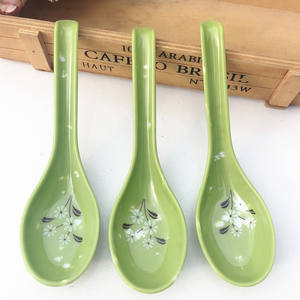 Cuchara infantil de imitación de jade verde, cuchara de arroz con diseño floral de melamina imitación porcelana, vajilla para bebés al por mayor. - Product Image 1