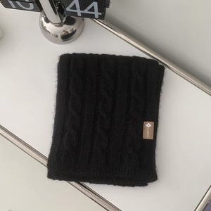 Écharpe géante longue en laine chaude et fibre de polyester, couleur unie, torsadée, style milanais, haute qualité, vente en gros - Product Image 6