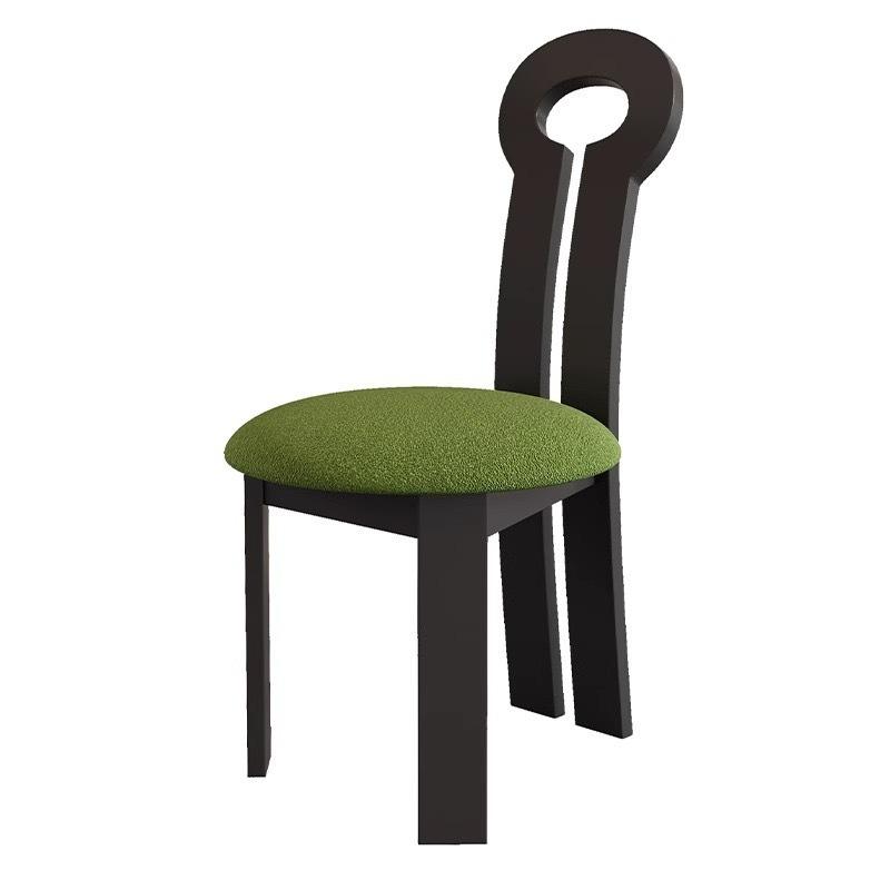 Laine d'agneau noire et verte