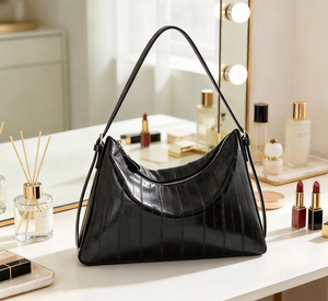 Sac à bandoulière en cuir verni noir, sac hobo en forme de croissant, sac à main à fermeture éclair pour les trajets quotidiens - Product Image 4