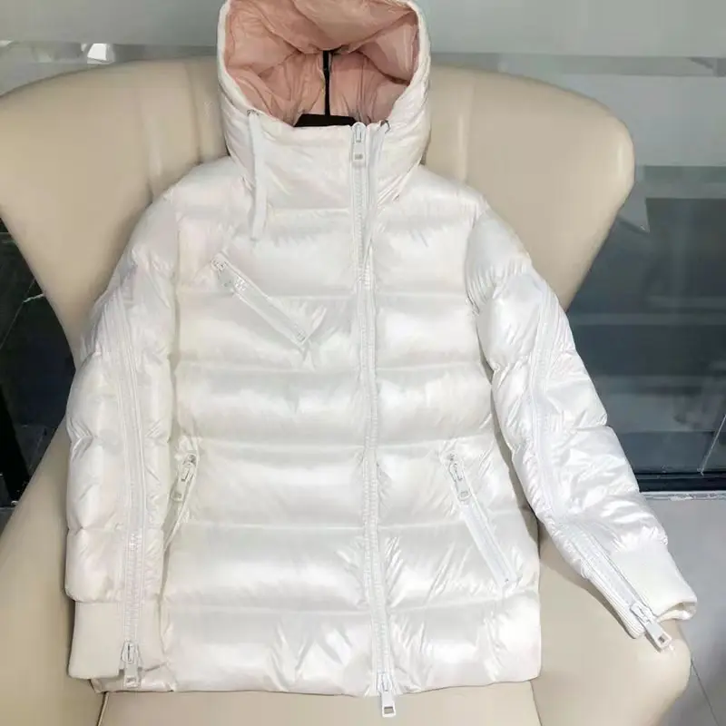 अनुकूलित OEM फैशन ठोस रंग hooded के साथ उज्ज्वल सतह उमड़ना गर्म महिलाओं के नीचे जैकेट के लिए सफेद बतख नीचे सर्दियों