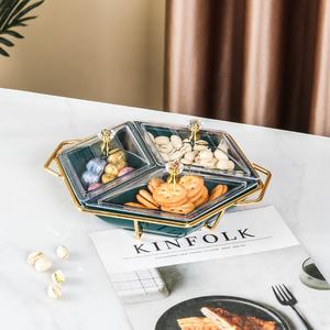 Plato de Frutas de Cerámica Verde Oscuro con Soporte de Hierro Forjado, Bandeja de Aperitivos con Rejilla Prismática, Esmalte de Color para Frutos Secos, Pasteles y Aperitivos - Product Image 4