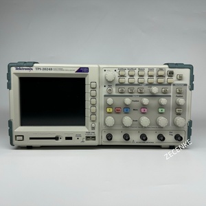 1 Unidad de Osciloscopio Digital Tektronix TPS 2024B de 200MHz y 4 Canales USADO - Product Image 5