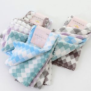 Serviette carrée en microfibre à trois couleurs, non pelucheuse, douce et absorbante, pour le nettoyage quotidien de la maison, lingette pour le lavage des mains - Product Image 3