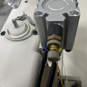 Máquina <span class=keywords><strong>de</strong></span> Coser Industrial Computarizada OREN Nueva, Motorizada, <span class=keywords><strong>de</strong></span> Cama Plana, con Pie Caminante, <span class=keywords><strong>de</strong></span> Una Sola Aguja, <span class=keywords><strong>de</strong></span> Alta Velocidad, <span class=keywords><strong>para</strong></span> Coser Maletas y Bolsos - Product Image 4