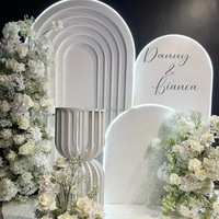 Nouveauté : toile de fond en PVC blanc personnalisée de luxe, toile de fond en forme d'arche ondulée 3D pour les événements de mariage et de fête